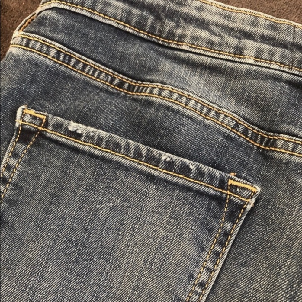 Gap sexy boyfriend jean shorts - Picture 7 of 11